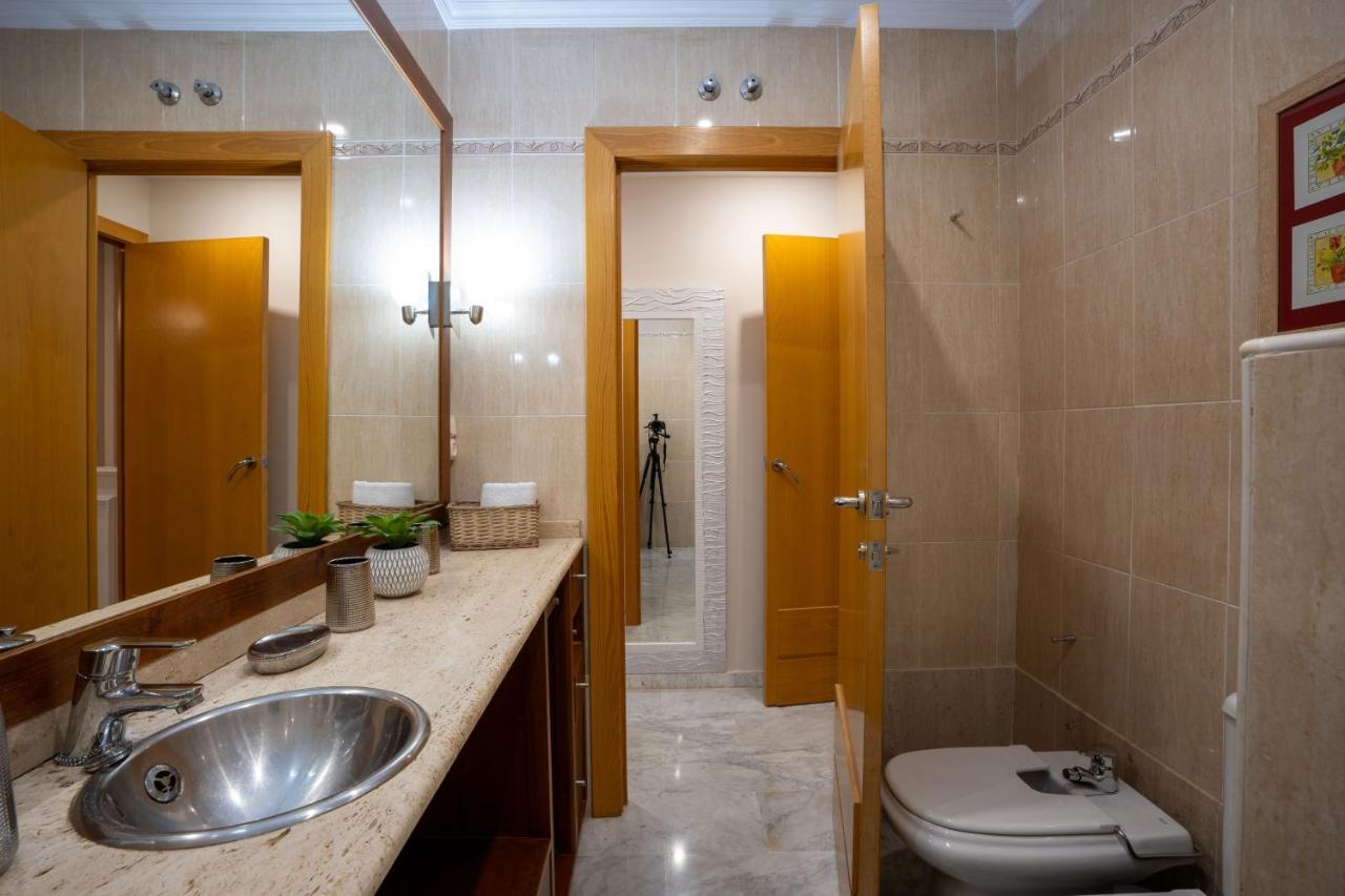 Reina Aixa- Apartamento Centro Гранада Екстер'єр фото