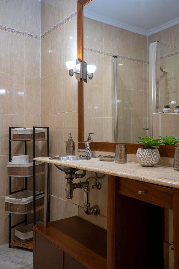 Reina Aixa- Apartamento Centro Гранада Екстер'єр фото
