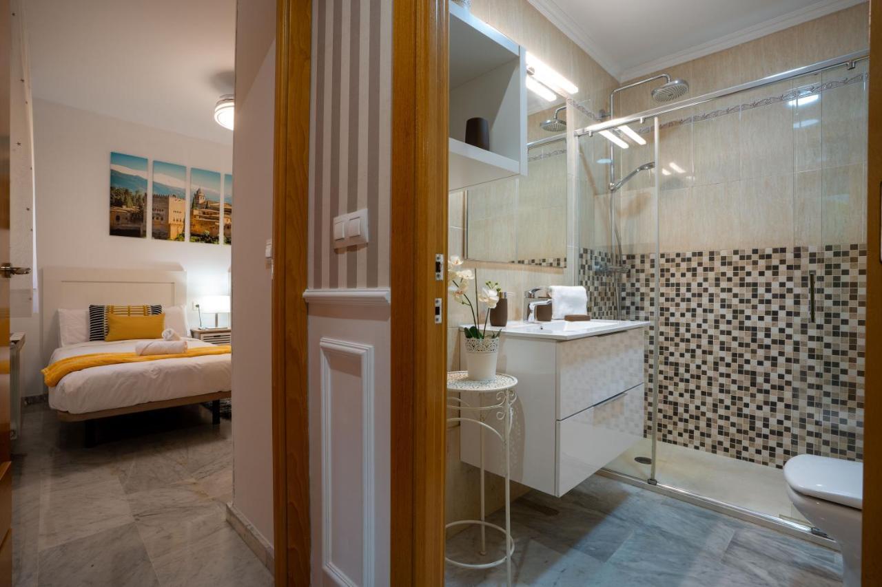 Reina Aixa- Apartamento Centro Гранада Екстер'єр фото